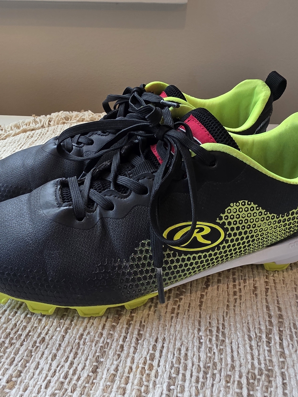 Rawlings Boys 4Y Black & Neon Yellow Green Baseball Cleats